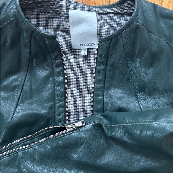 Brogden Women Green Leather Jacket - Picture 4 of 15